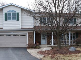 7838 Pine Pkwy, Darien, IL 60561