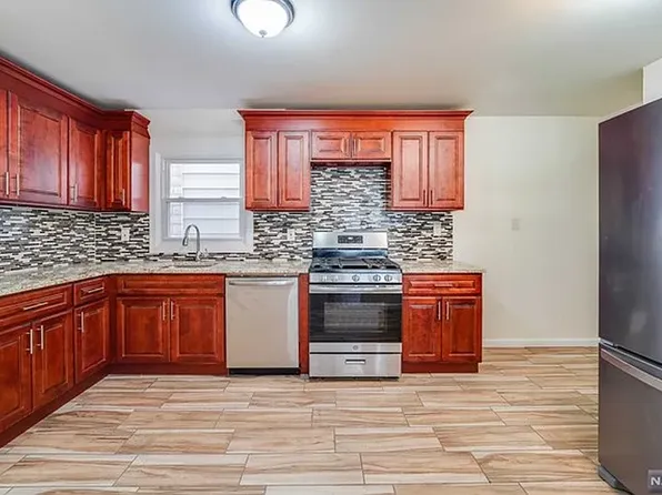 180 Mcadoo Avenue image 8 of 12