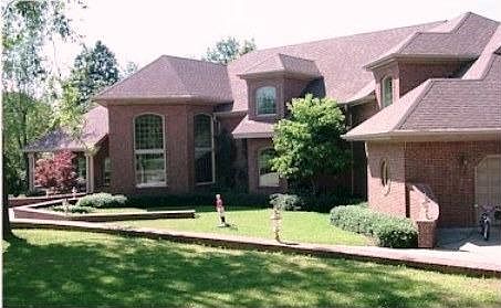 4th image of 100 Woodridge Dr