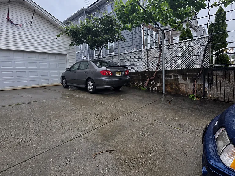 1061 Fanny St #2 — Photo 9