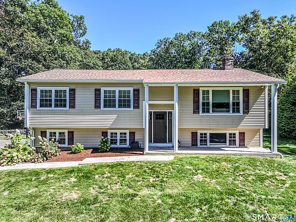 4th image of 31 Deer Run Road