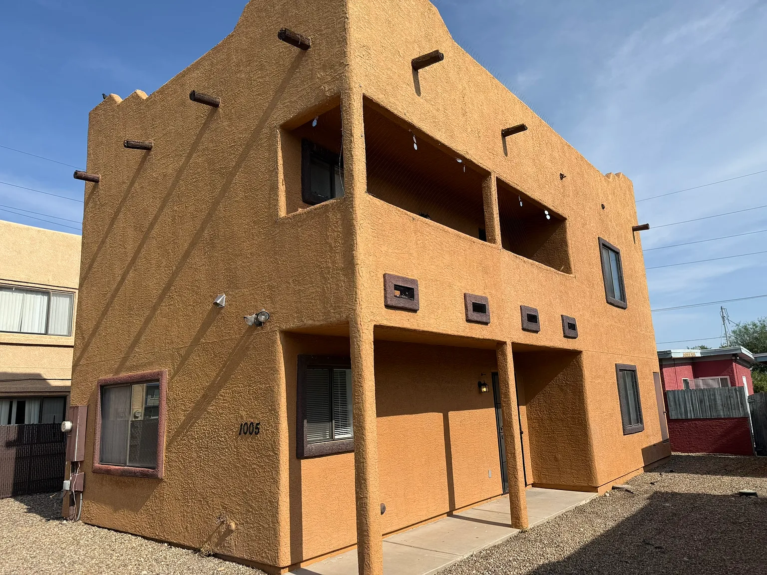 Less than 2 miles from U of A and Downtown!! — Photo 2