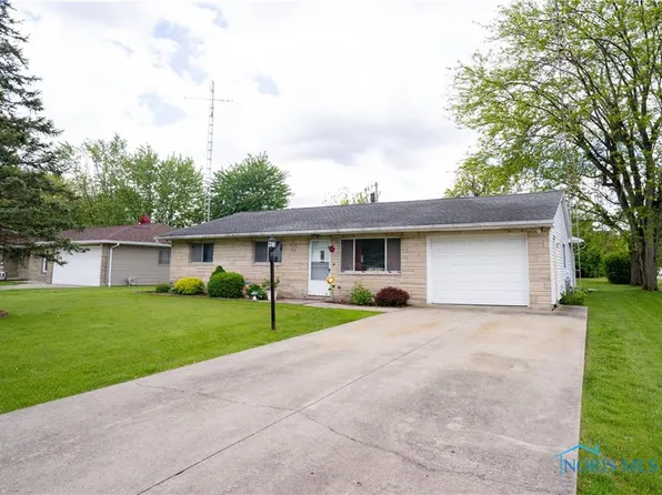 1700 Elmwood Dr, Defiance, OH 43512