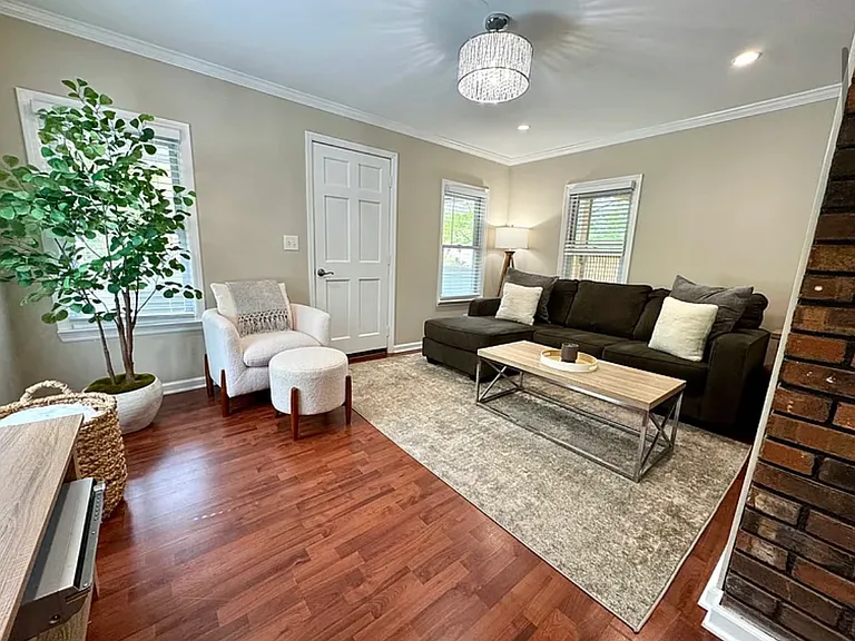 8 McKay Ln — Photo 15