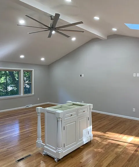 Timberlane Dr — Photo 2