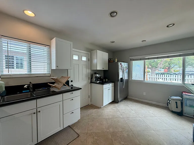 3359 Roosevelt St — Photo 14