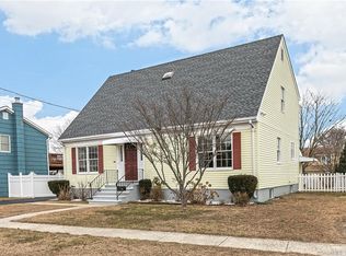 260 York St, Stratford, CT 06615