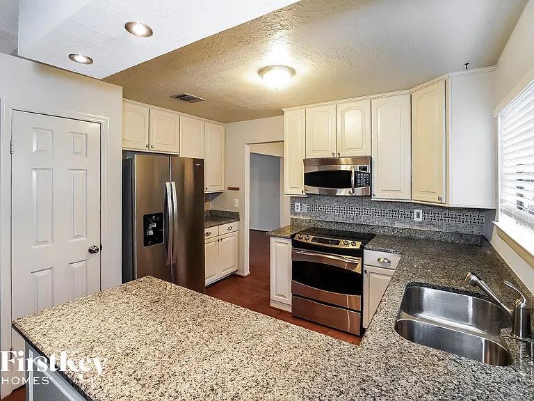 16810 Poplar Hill St — Photo 7