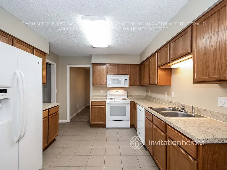 2048 Pompano Pkwy — Photo 9