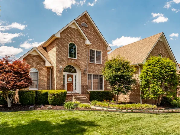 111 Highland Rdg, Hendersonville, TN 37075