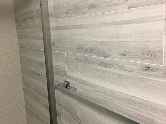 Bath ceramic walls