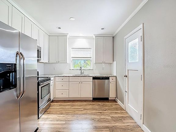 4th image of 104 W Osborne Ave