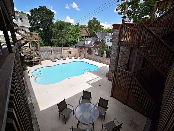3rd image of 210 E 38th St #3745-10