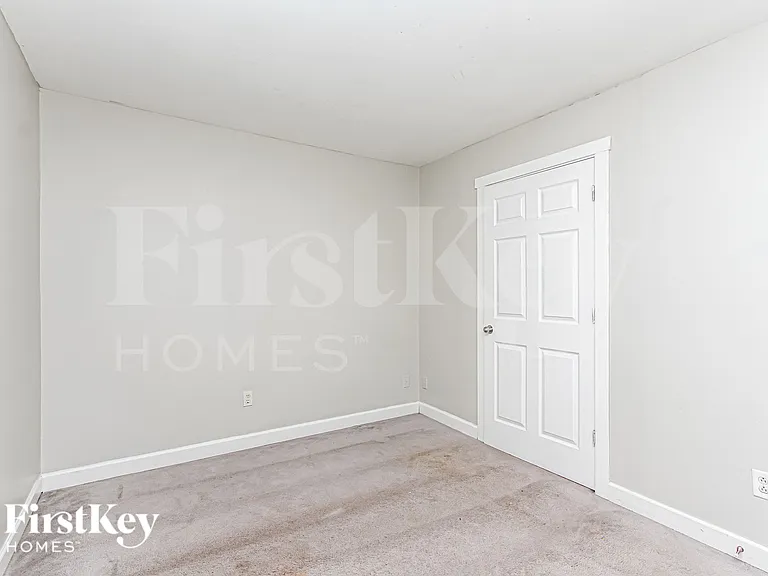 5837 Walsham Way — Photo 12