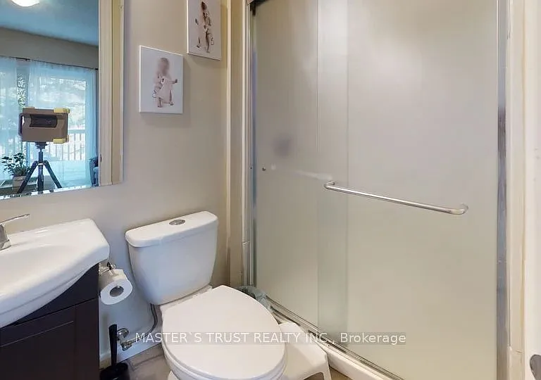226 Westcourt Pl — Photo 12