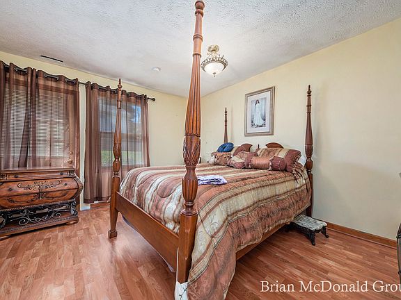 5th image of 70006 Beach Dr