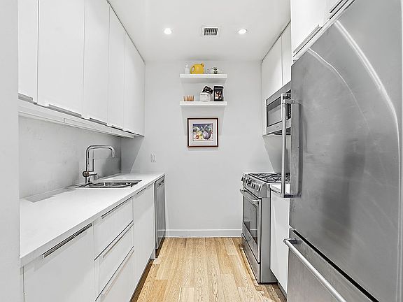 2nd image of 8 Vanderbilt Ave #9K
