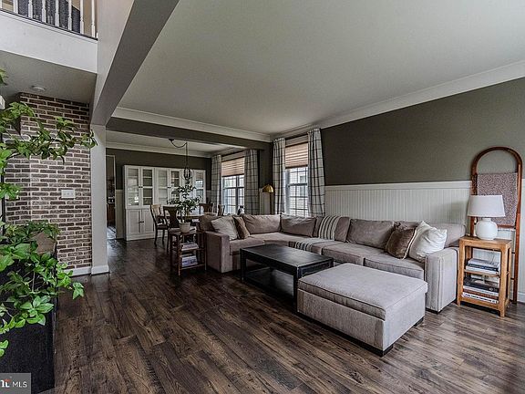 3rd image of 44015 Bellflower Way