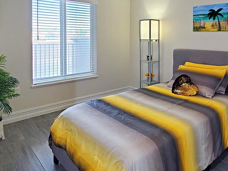 1805 Riverside Dr #205 — Photo 29