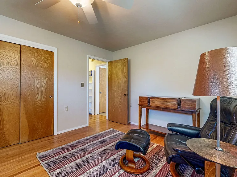 4560 Sullivan Ct — Photo 38
