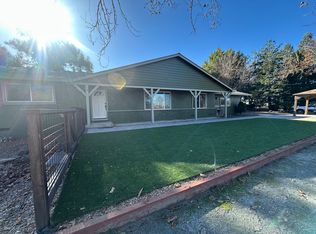 6960 Gloria Dr, Penngrove, CA 94951