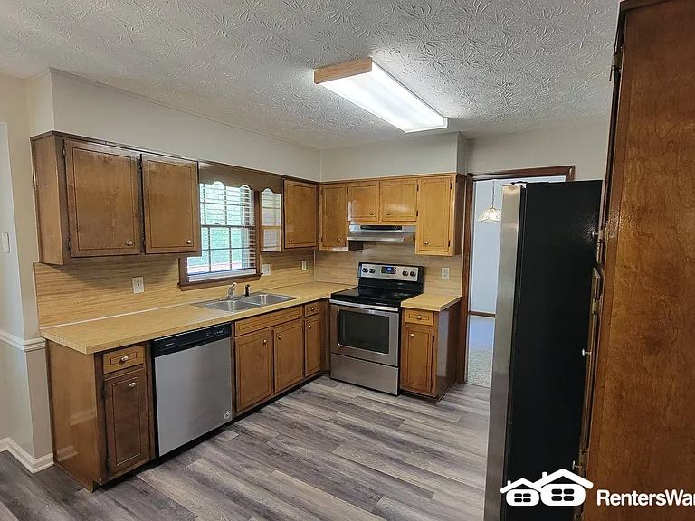 2532 Mistletoe Ln — Photo 8