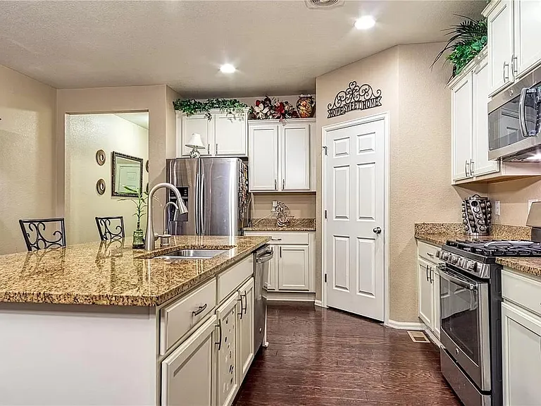 20752 Park Hollow Dr — Photo 5