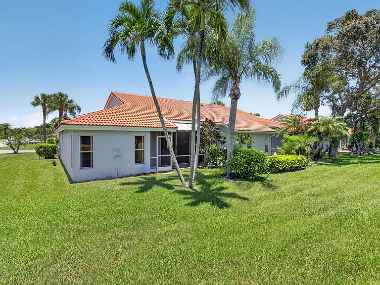 8108 Summer Shores Dr — Photo 29