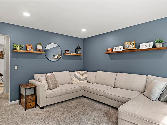 5th image of 120 Terrace Ct