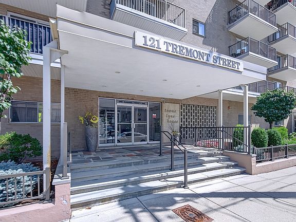 2nd image of 121 Tremont St APT C6