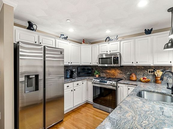 3rd image of 159 Allen Rd Unit 57