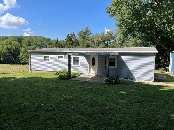 6614 S 3rd St, Saint Joseph, MO 64504