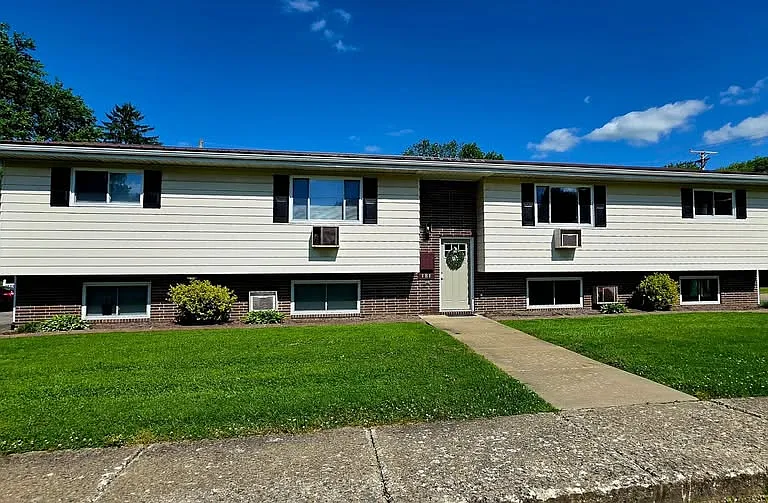 101 S Church St — Photo 1