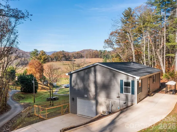 30 Shire Way Ln, Leicester, NC 28748