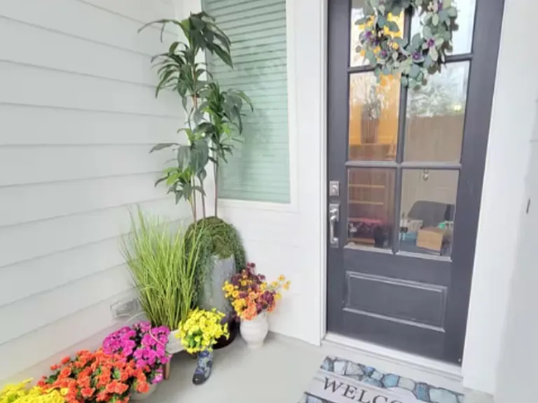 123 Eastwood St — Photo 2