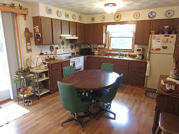 3rd image of 147 W Josie Ave