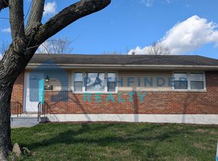 141 Whispering Dr, Dayton, OH