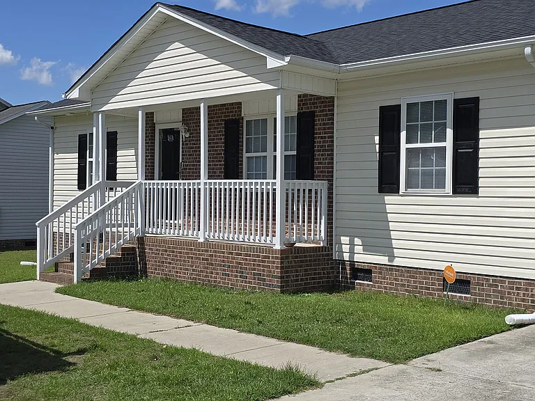 1504 Mack St — Photo 3