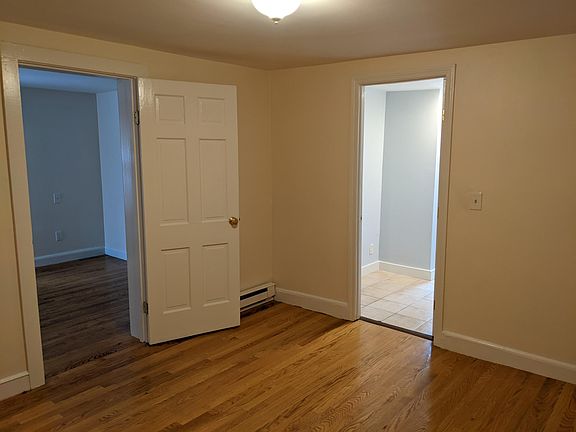 2nd image of 632 Main St APT 8
