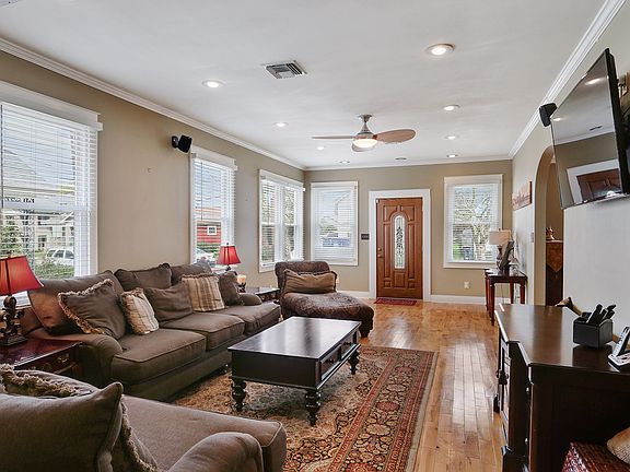 4th image of 830 Voisin St