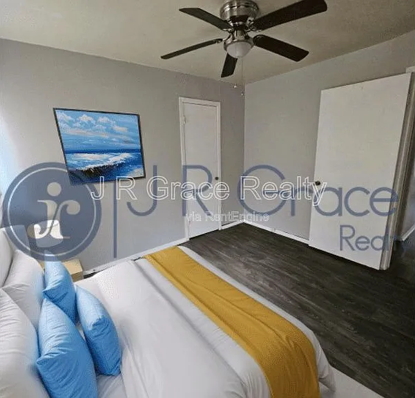 602 E Navarro Ave — Photo 12