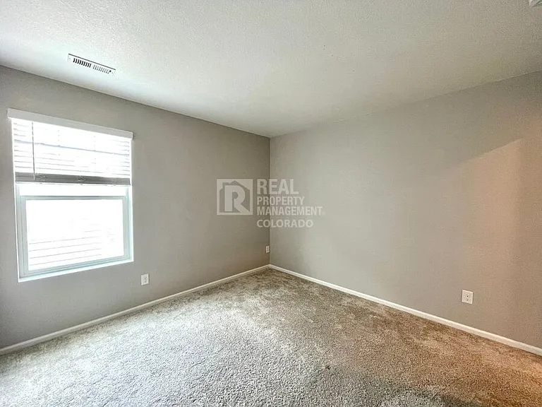 11441 Booth Falls Ct — Photo 13