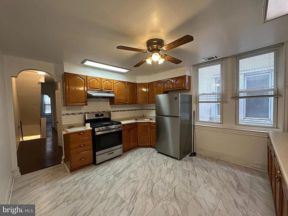 3rd image of 705 S 6th St