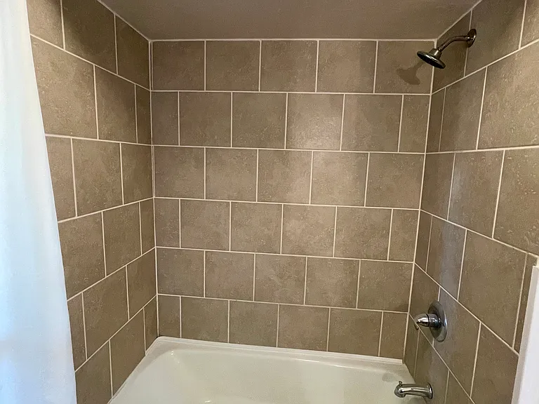 1715 Lancaster Cir — Photo 19