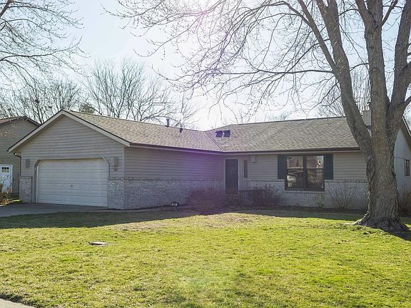 3rd image of 505 Crestwood Dr