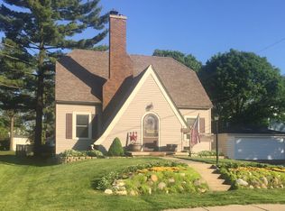 220 College St, Crystal Lake, IL 60014