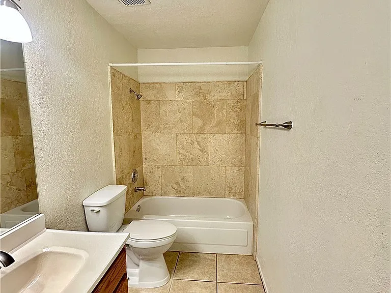 5042 Rainbow Blvd #106 — Photo 18