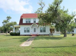 301 E Ymbacion St, Refugio, TX 78377