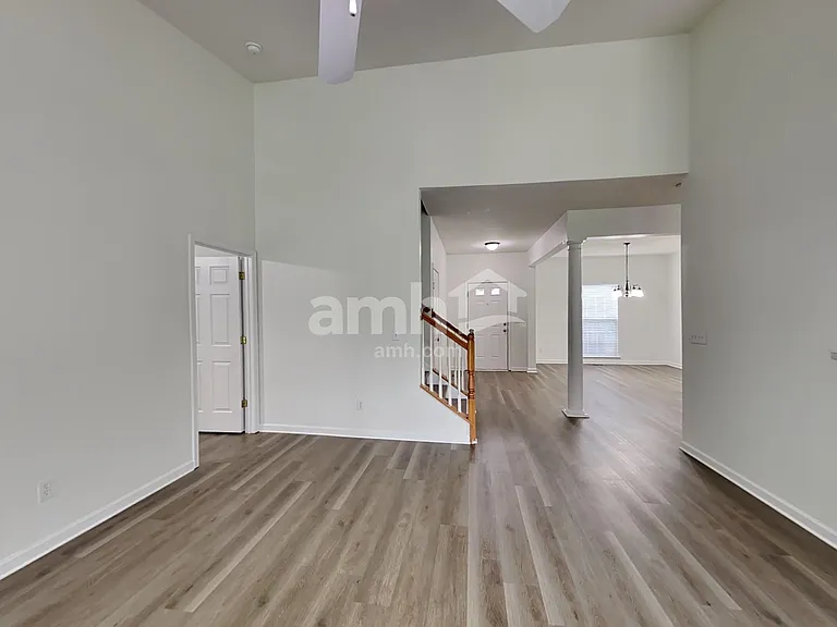 1828 Annalee Dr — Photo 4