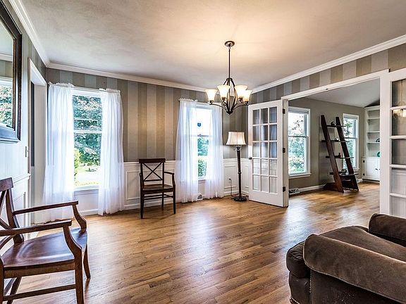 4th image of 8275 Hoylake Dr